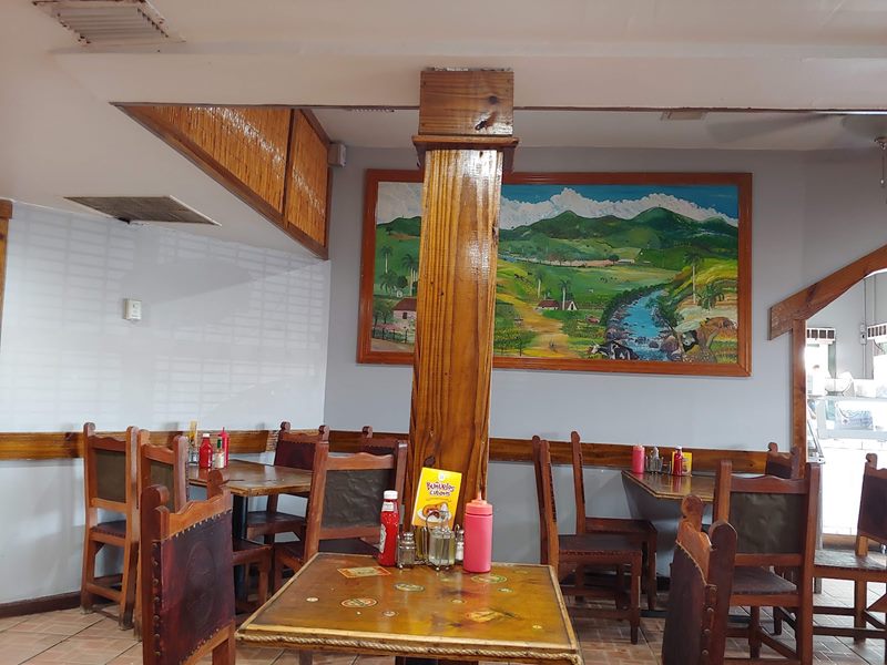 Mesa's BBQ interior